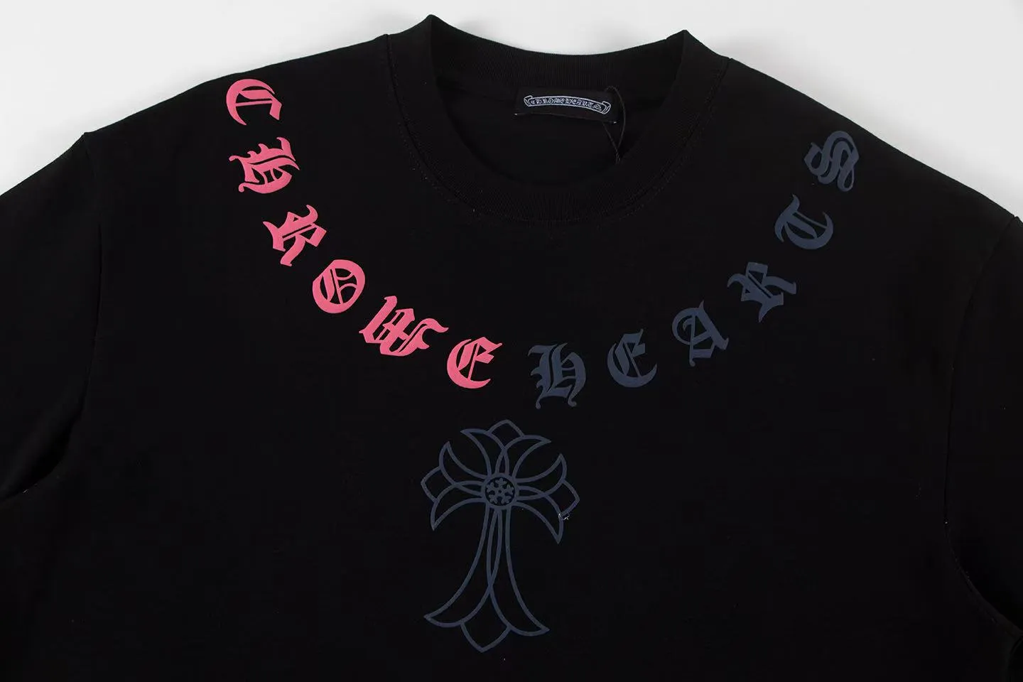 🅿️150 Style: 2025 new Croix Heart short-sleeved T-shirt Material: High version 300g double yarn combed cotton Size: S～XL Color: Black Style number: Z018
